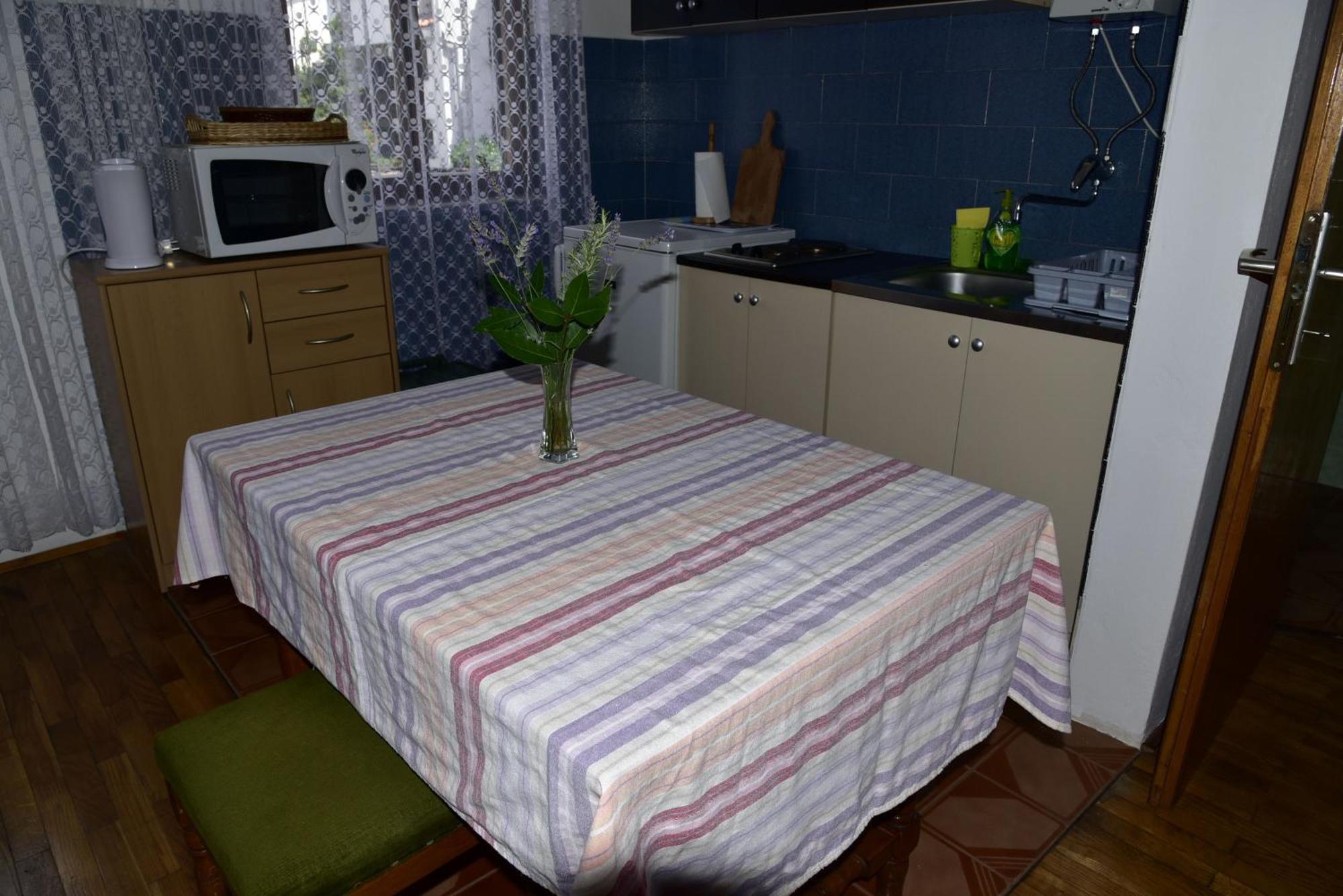 Apartment Palm Tree Malinska Exterior foto